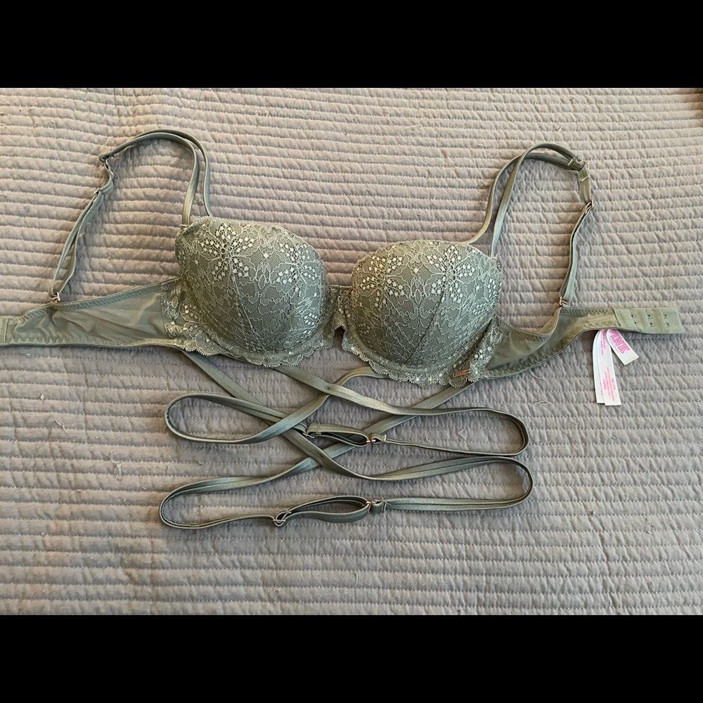 Victoria’s Secret green lace 34C lingerie / bra